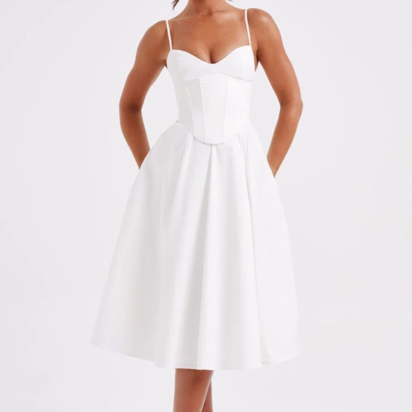 Babyboo Dresses & Skirts - Elegant White Midi Dress